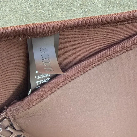 NWT SKIMS Rubberized Scuba Coverup Swim Skirt Medium M Cocoa Brown Sexy Beach - Picture 4 of 9